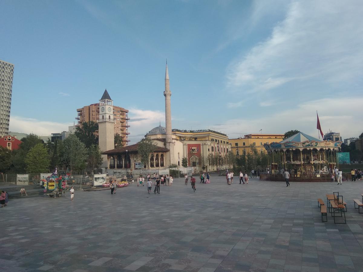 Tirana City Center Apartment Exterior photo